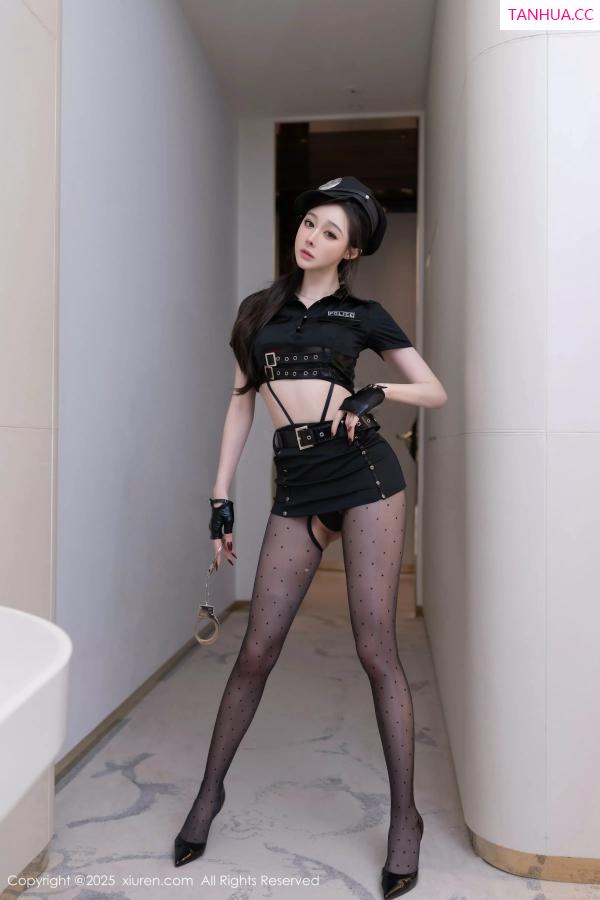 逗逗DouDou  [XiuRen]高清写真图 2025.04.03 No.10115 小逗逗 黑色制服第9张图片